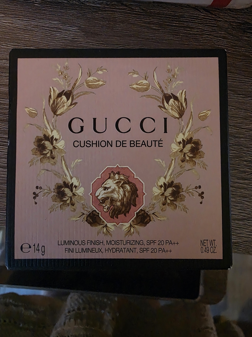 Gucci Pink and Gold Floral Cushion de Beauté Compact